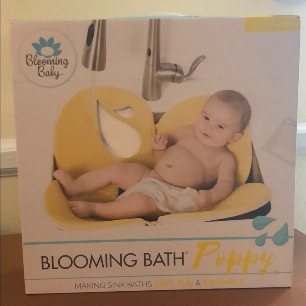 Blooming baby bath